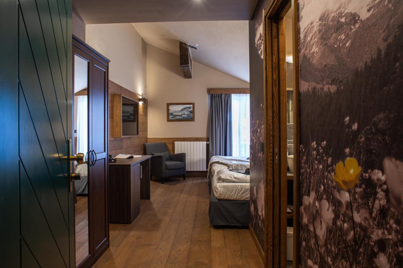 Hotel De Champoluc Bagian luar foto