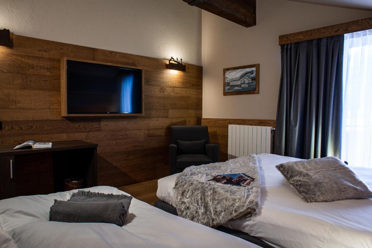 Hotel De Champoluc Bagian luar foto