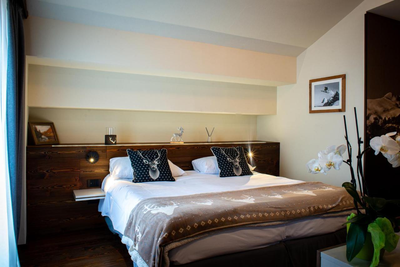 Hotel De Champoluc Bagian luar foto