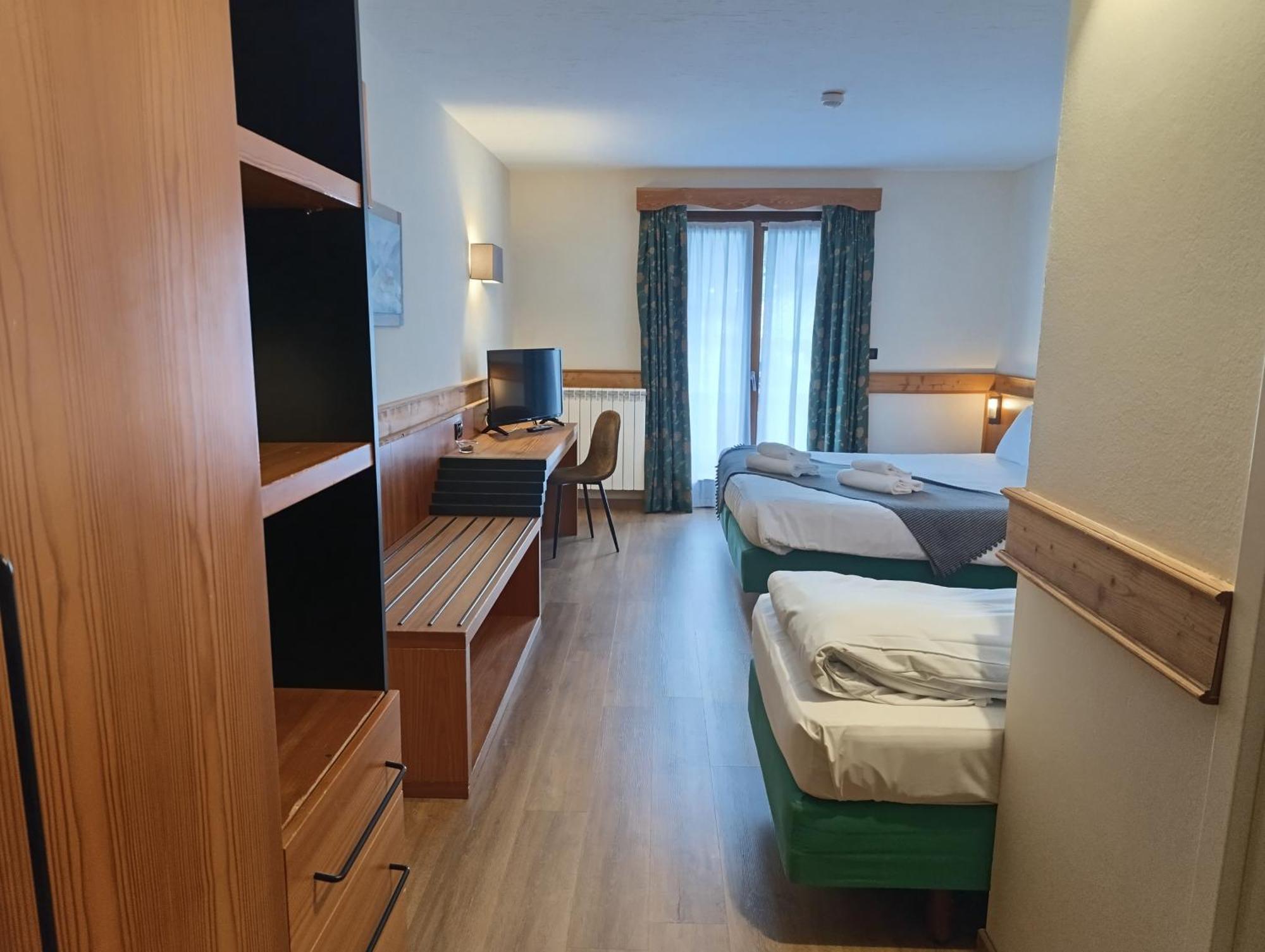 Hotel De Champoluc Bagian luar foto